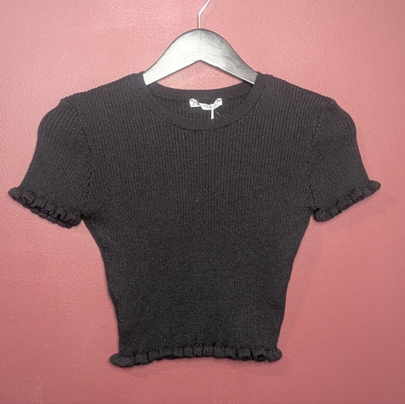 Zara Black Ruffle Hem Ribbed Crop Top - Picture 2 of 7